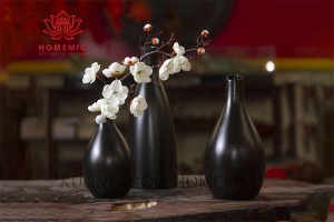 bo-3-binh-hoa-men-den