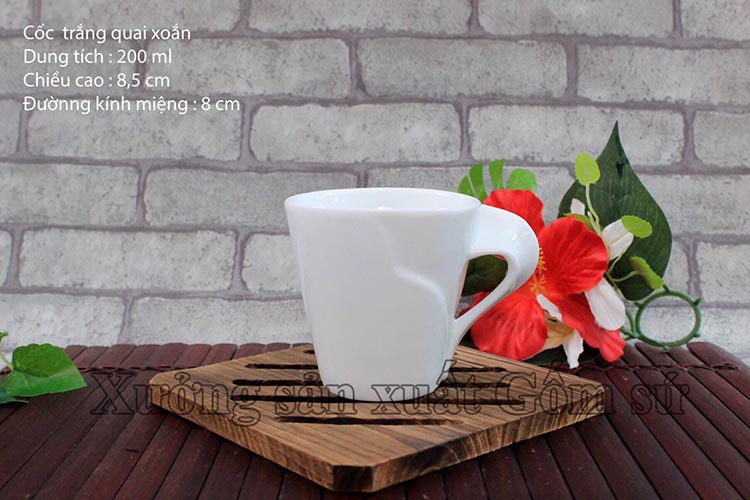 Cốc Trắng Quai Xoắn